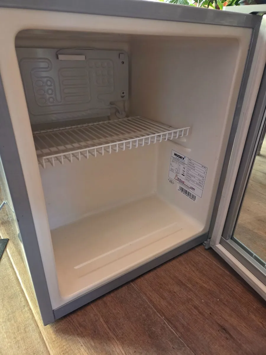 Budweiser Countertop Fridge - Image 3