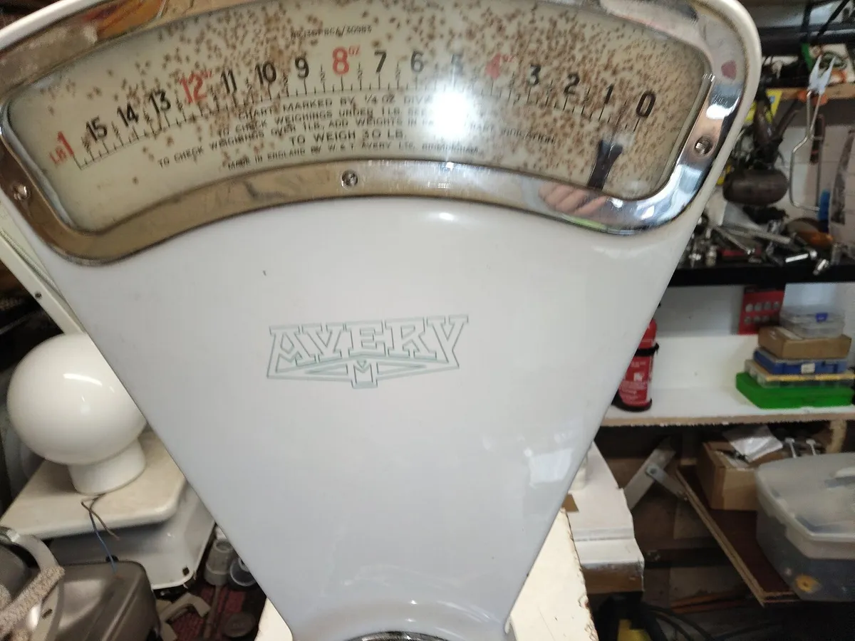 Vintage Avery shop weighing scales - Image 1