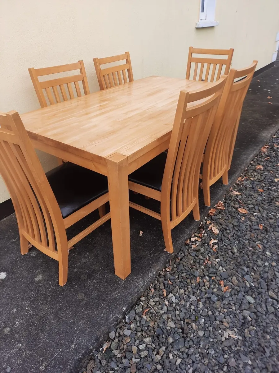 Kitchen table and chairs - Image 2