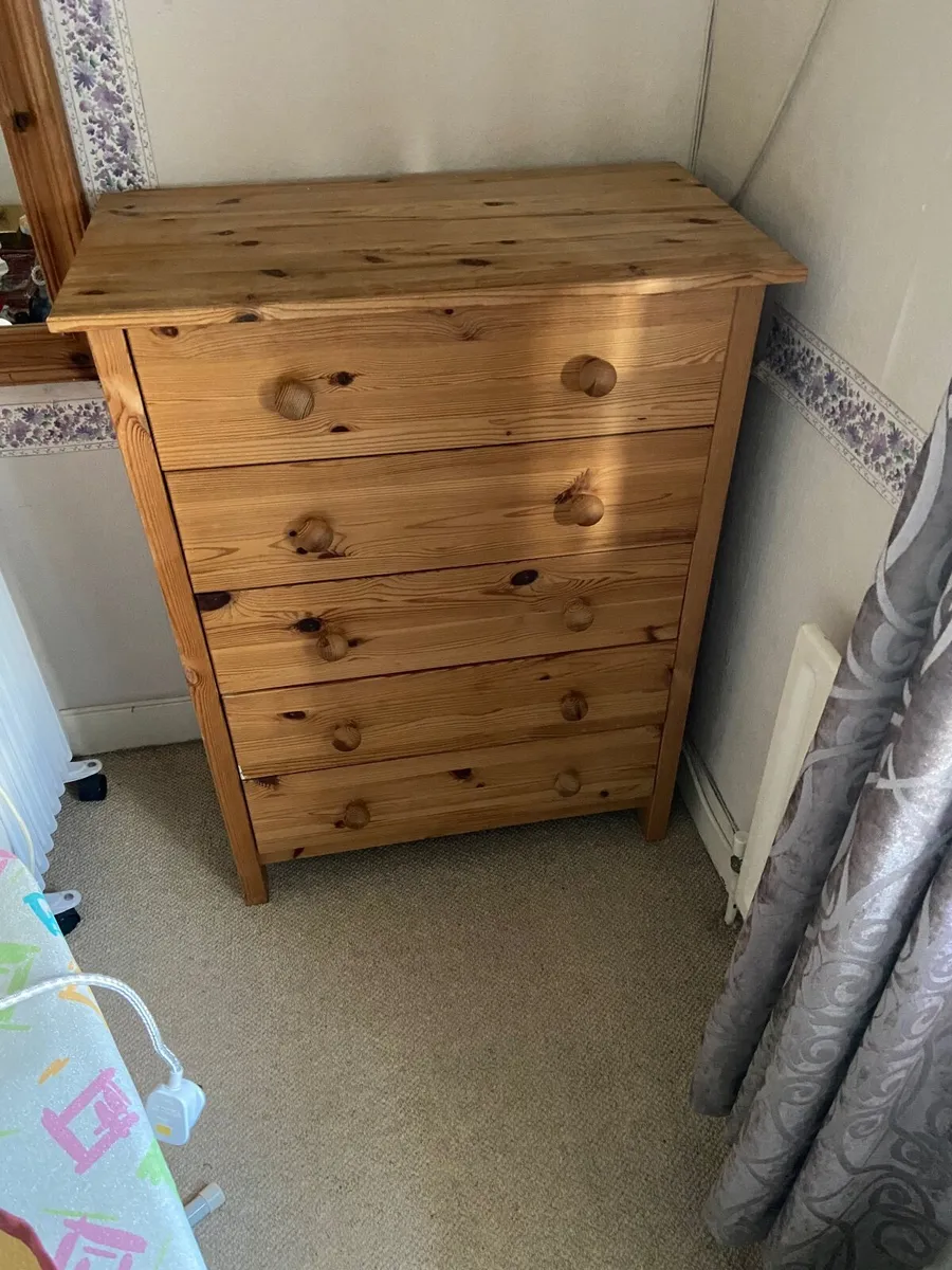 Wardrobe and drawers - Image 3