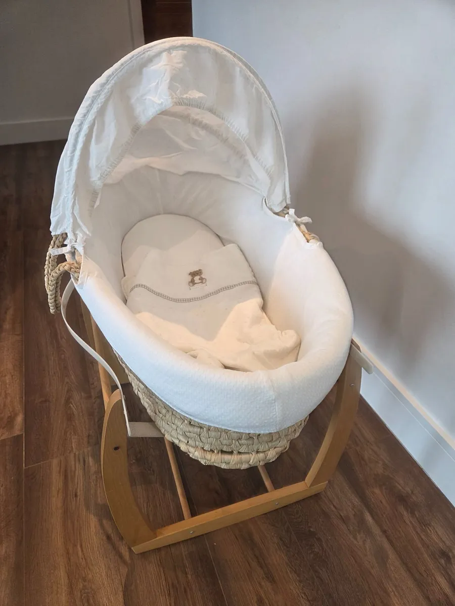 Moses basket - Image 1