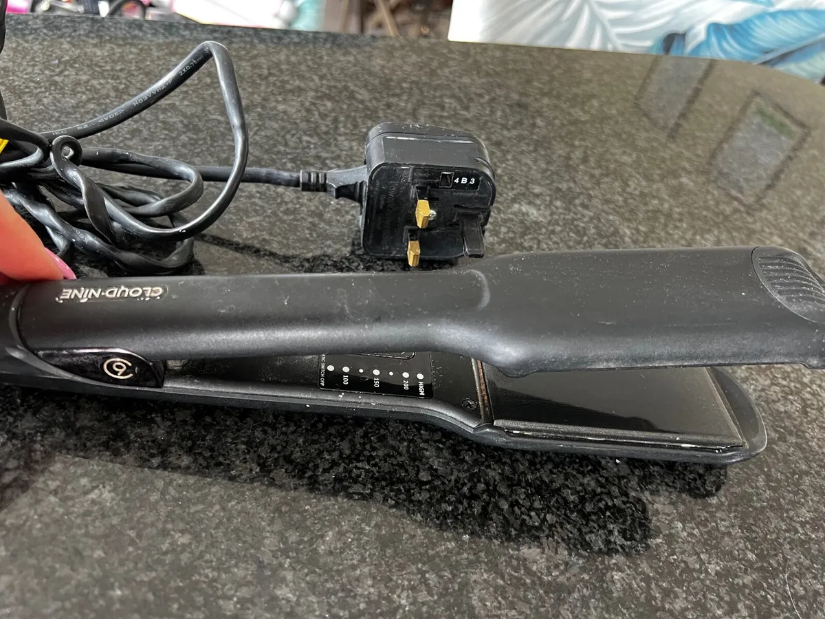 Cloud 9 hair straightener - Image 2