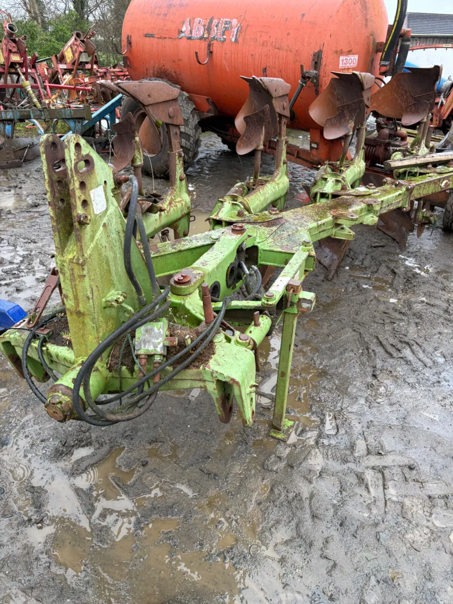 Dowdeswell 4 score plough - Image 1