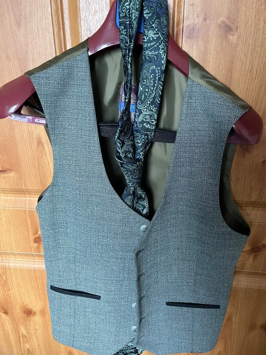 Men’s suit - Image 4