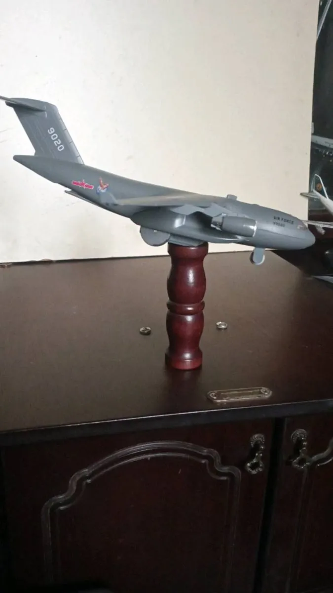 I DIE-CAST MODLES PLAINS 8 IN TOTAL.€60 - Image 2