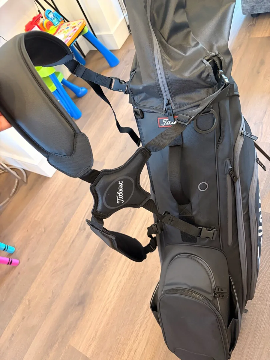 Titleist Hybrid 14 stand bag - (used once) - Image 3