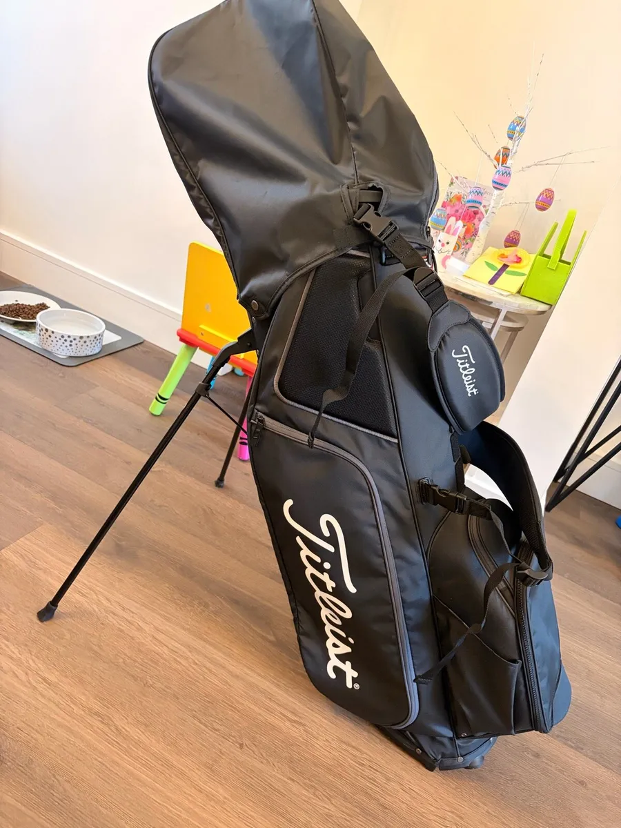 Titleist Hybrid 14 stand bag - (used once) - Image 4