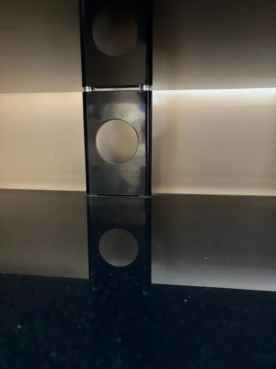 Black TV unit - Image 3