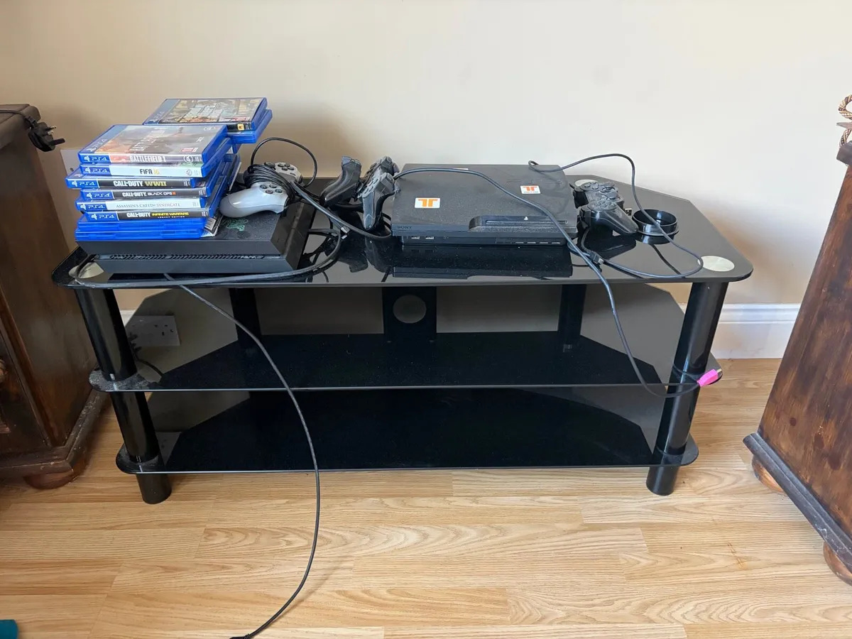 Black TV unit - Image 1