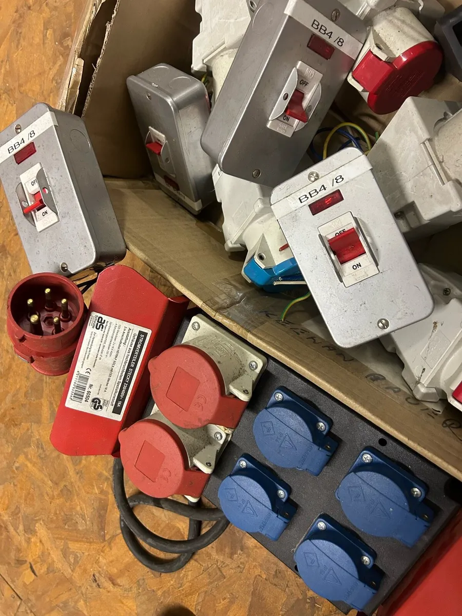 Electrical sockets / isolators - Image 2