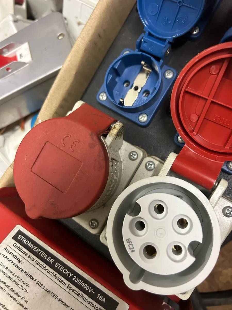 Electrical sockets / isolators - Image 3