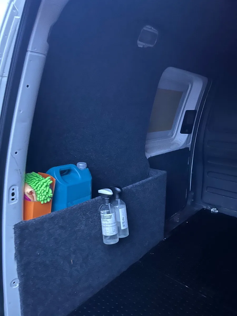 Volkswagen Caddy 2019 - Image 2