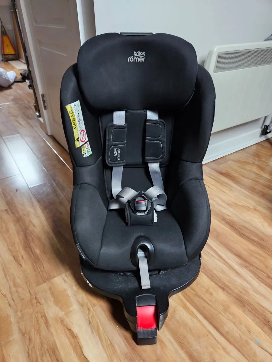 Britax Römer Dualfix M i-Size Car Seat - black - Image 1