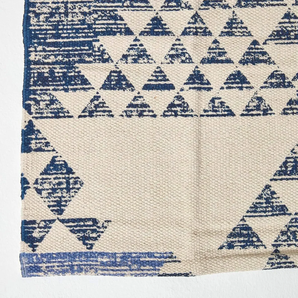 Geometric Printed Rug 'Delphi' Navy Blue White - Image 3