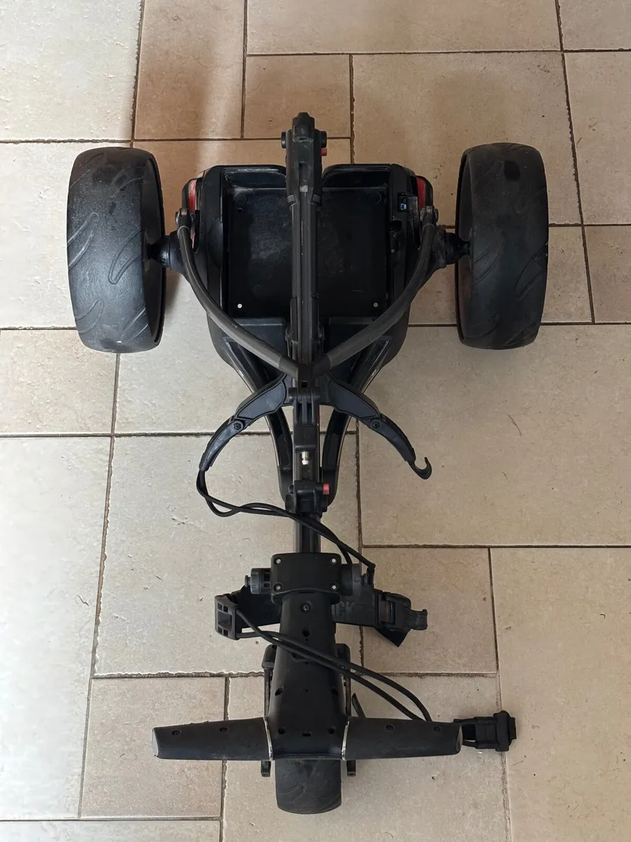 Motocaddy S1 Lithium Golf Trolley - Image 3