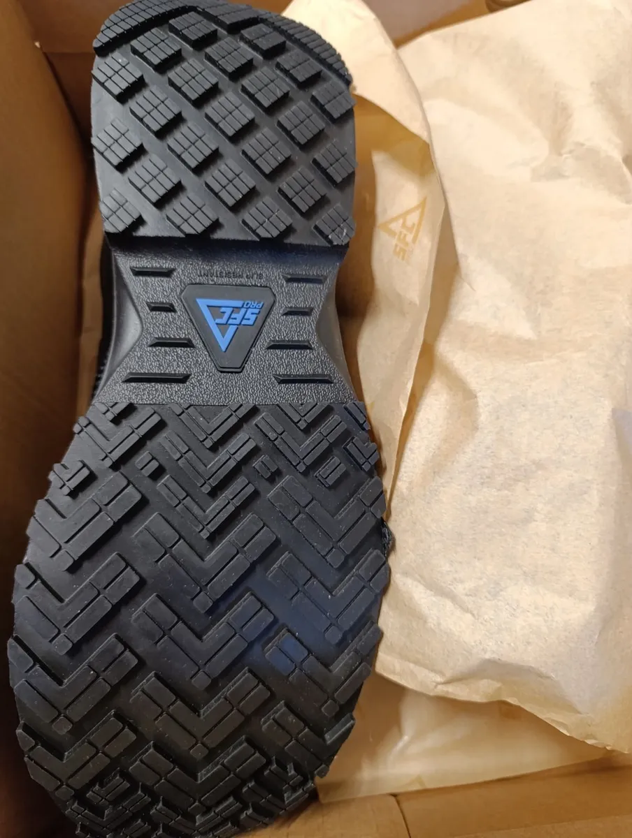 Brand new Safety Shoes - Image 4