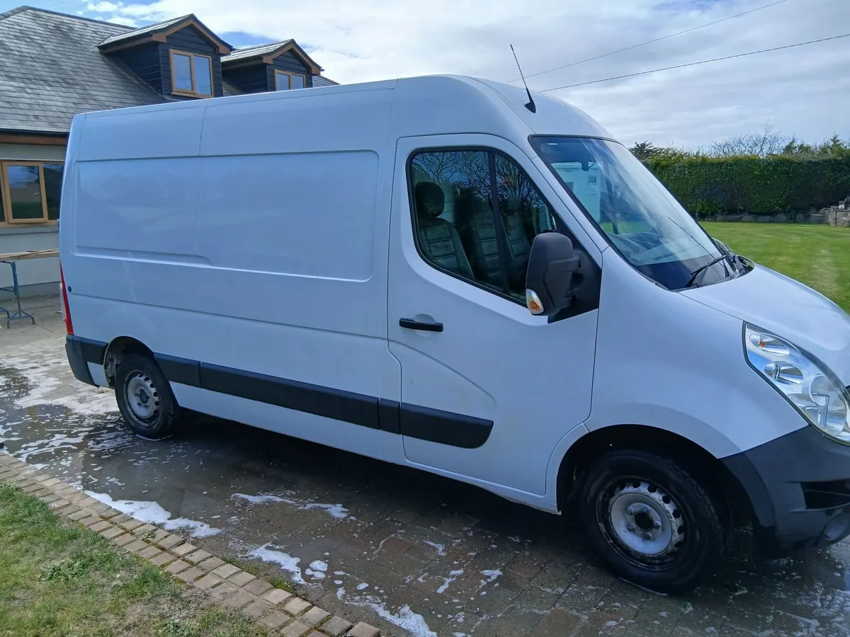 Renault Master 2015 - Image 2