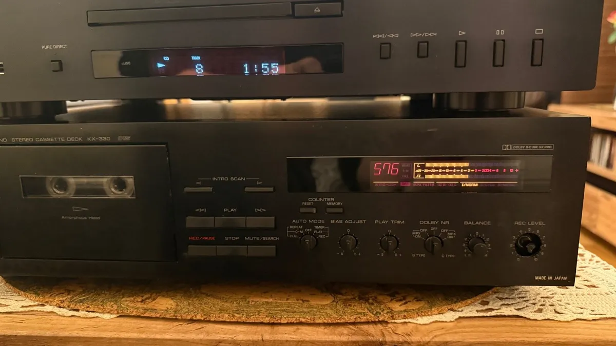 Yamaha CD-S700 CD player , high model - Image 3