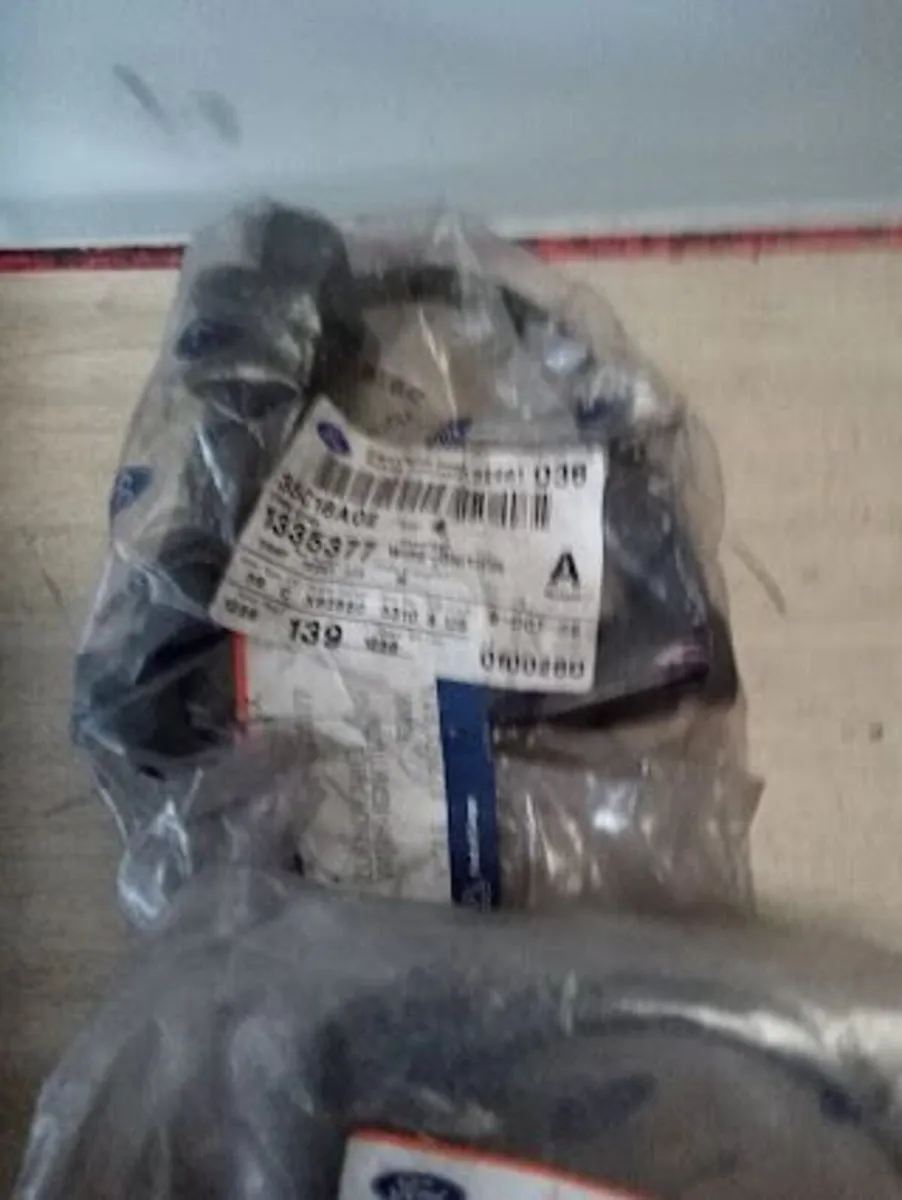 Ford plug leads - Image 1