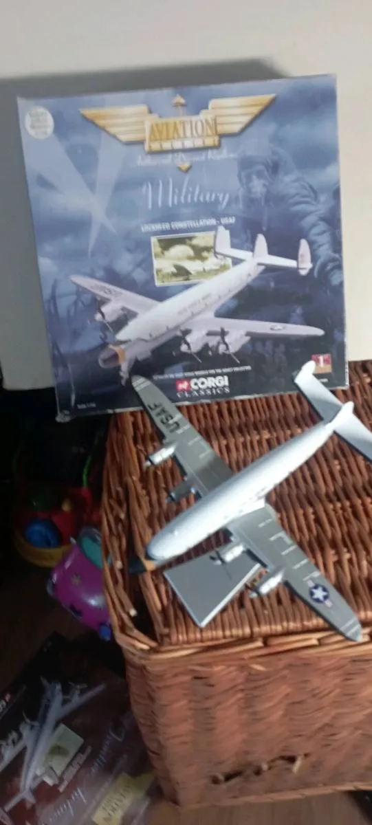 CORGI DIE-CAST MODLE PLAINS. 8 MODLES IN TOTAL - Image 1