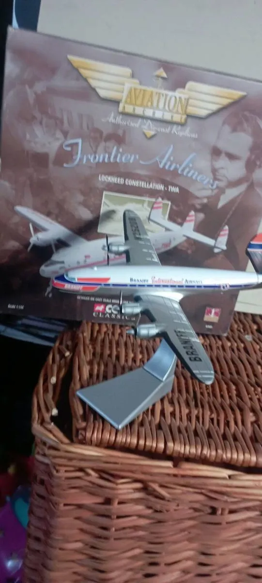 CORGI DIE-CAST MODLE PLAINS. 8 MODLES IN TOTAL - Image 2