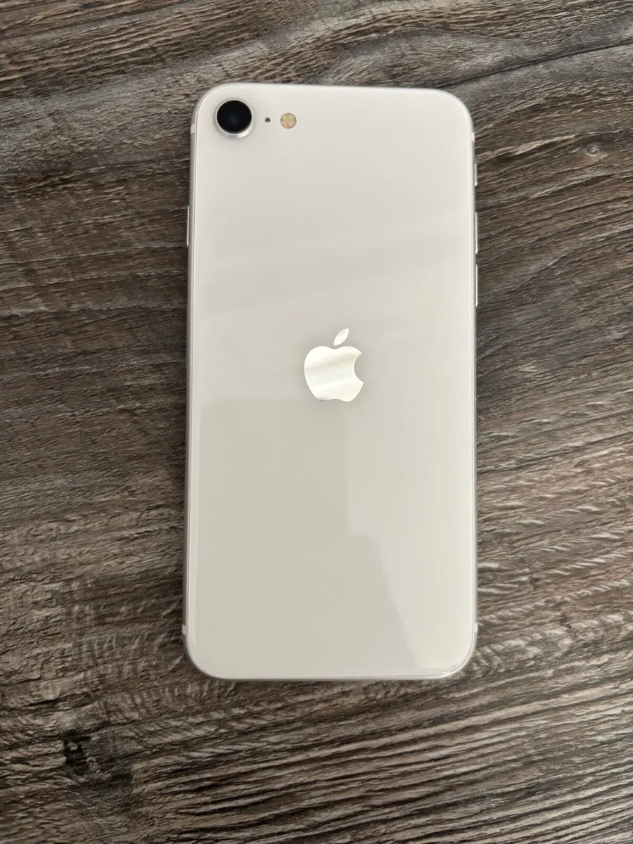 iPhone SE - Image 2
