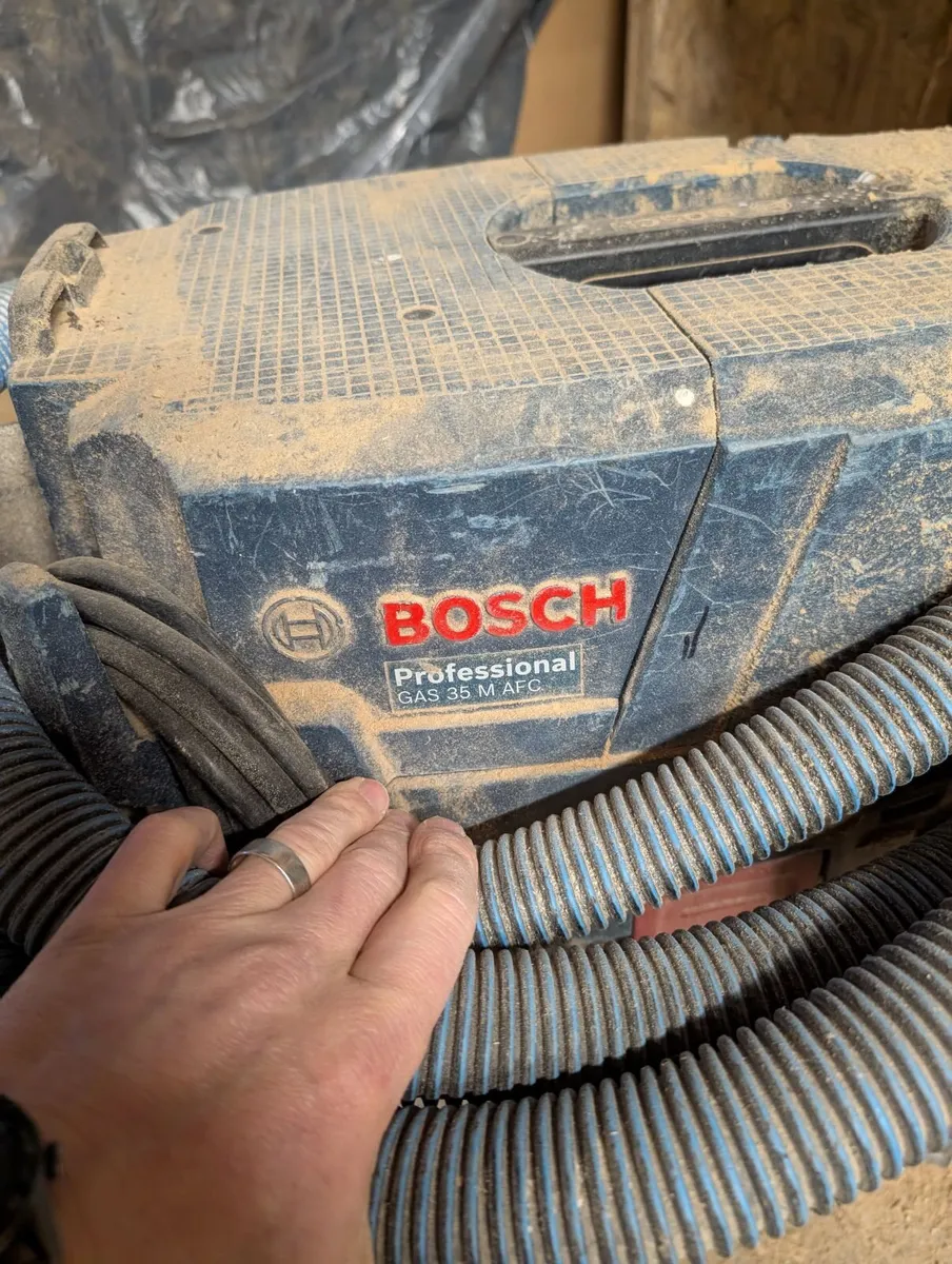 Bosch dust extractor / vac - Image 2