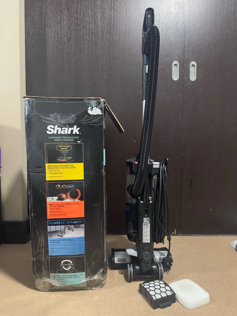 Shark Vacuum Cleaner - Image 3