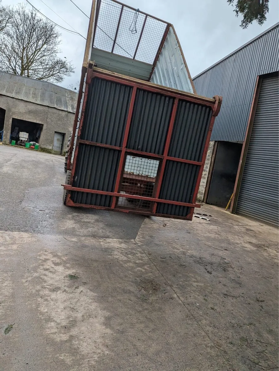 14x7.6 Armstrong silage trailer - Image 3