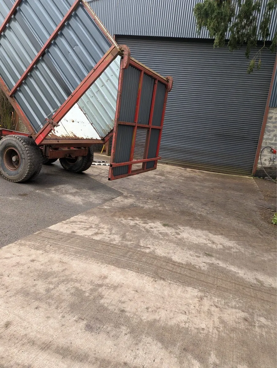 14x7.6 Armstrong silage trailer - Image 4