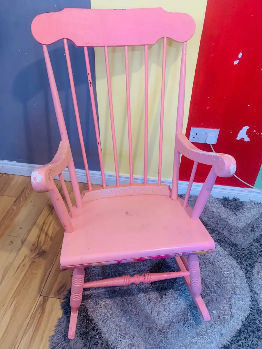 Free rocking chair - Image 1