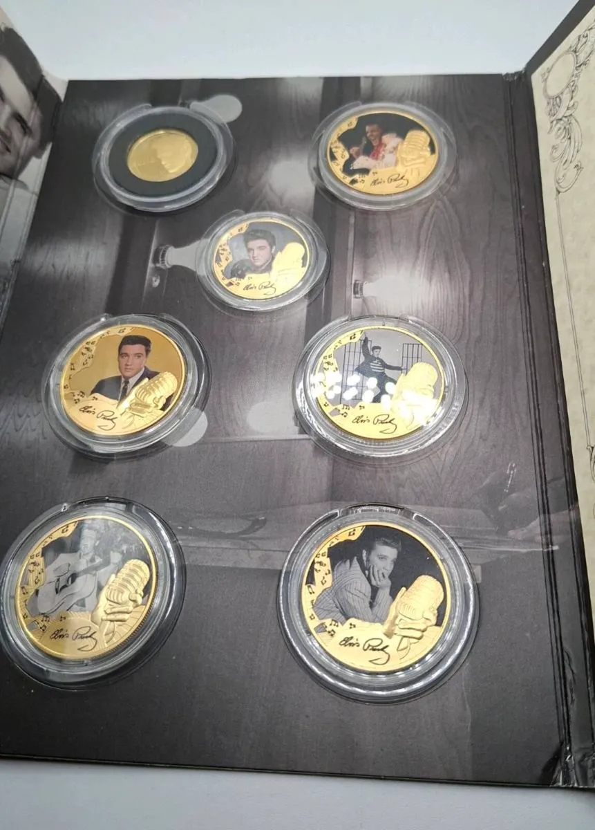 Elvis Presley coins including 9ct gold one weight - Image 1