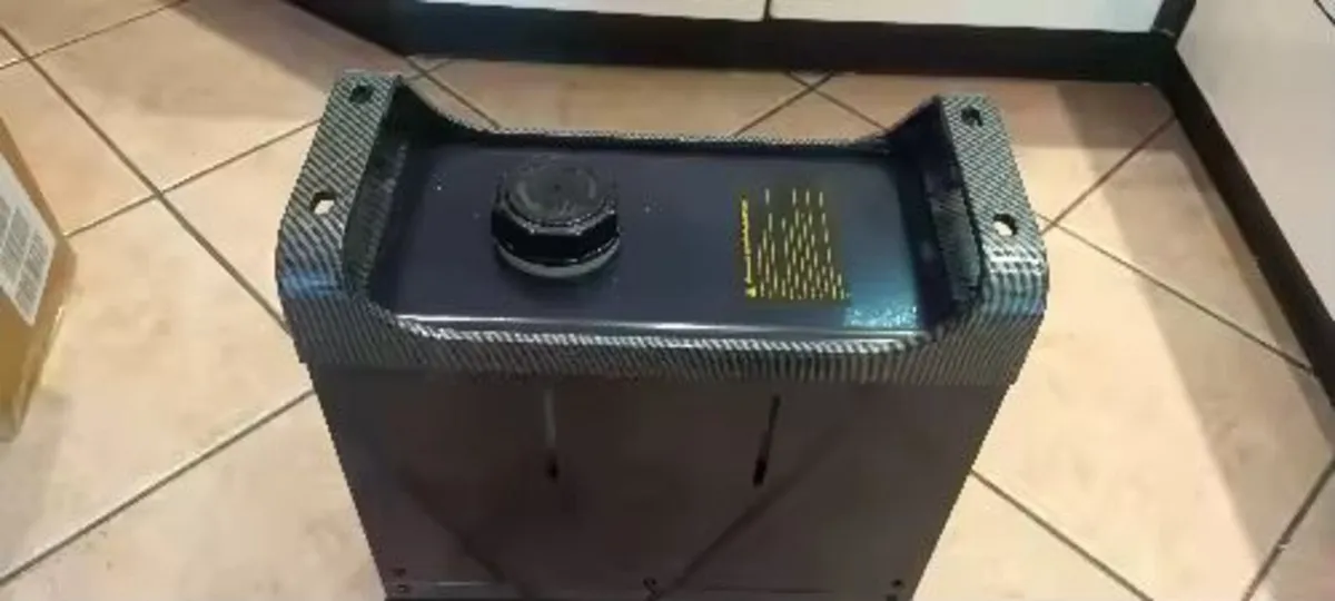 8kW Diesel/kerosene heater van garage boat home - Image 4