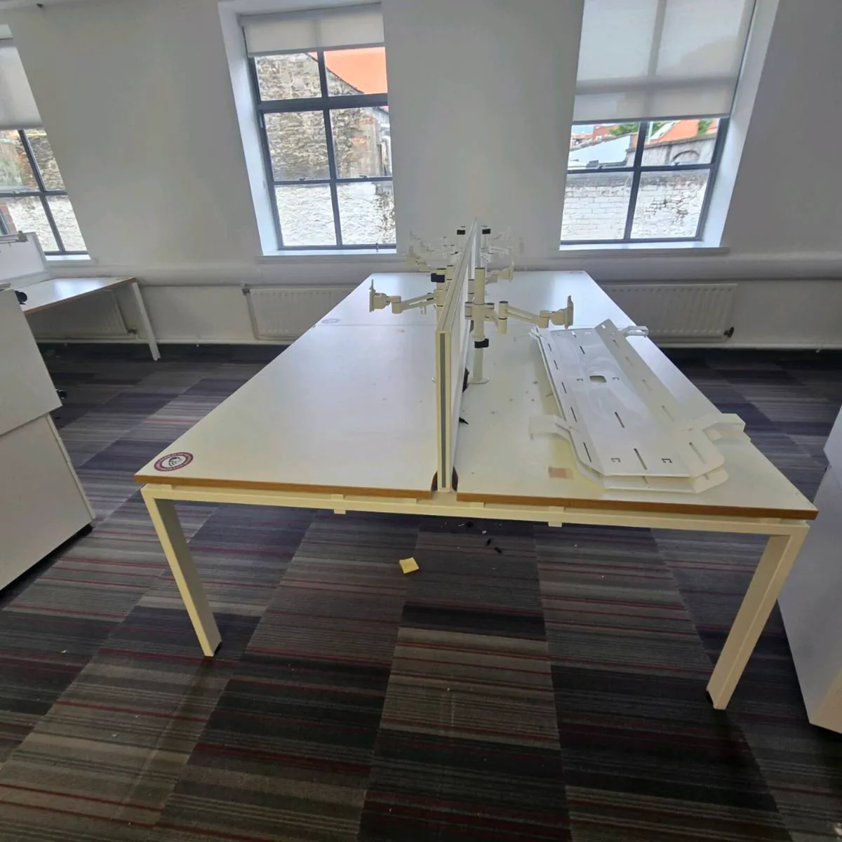 4 person pods second-hand - Image 1