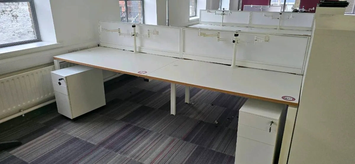 4 person pods second-hand - Image 3