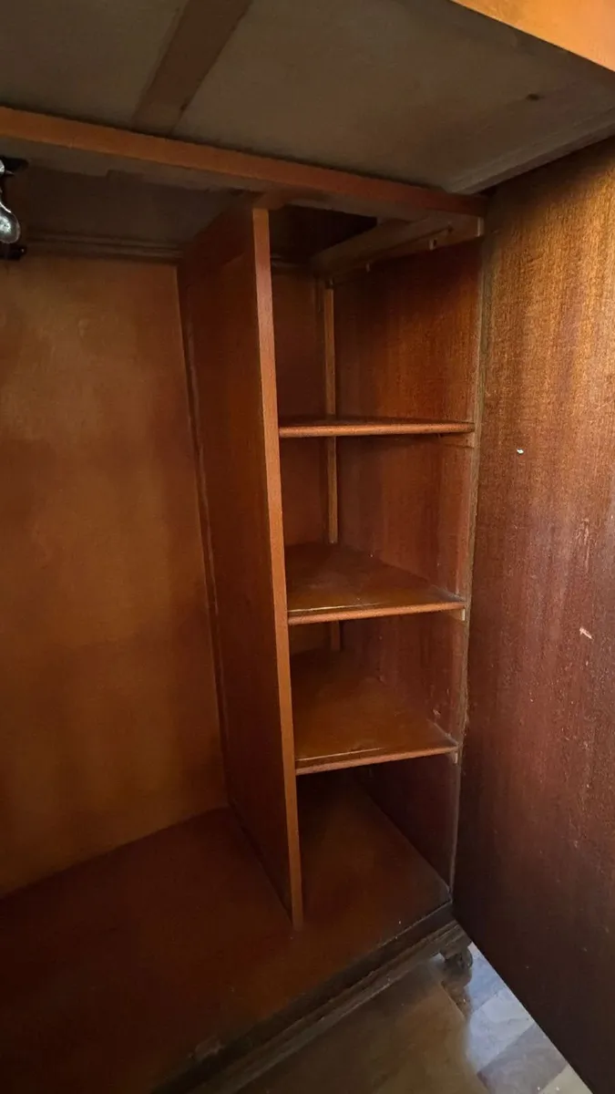 Gentlemans Compat Wardrobe - Image 1