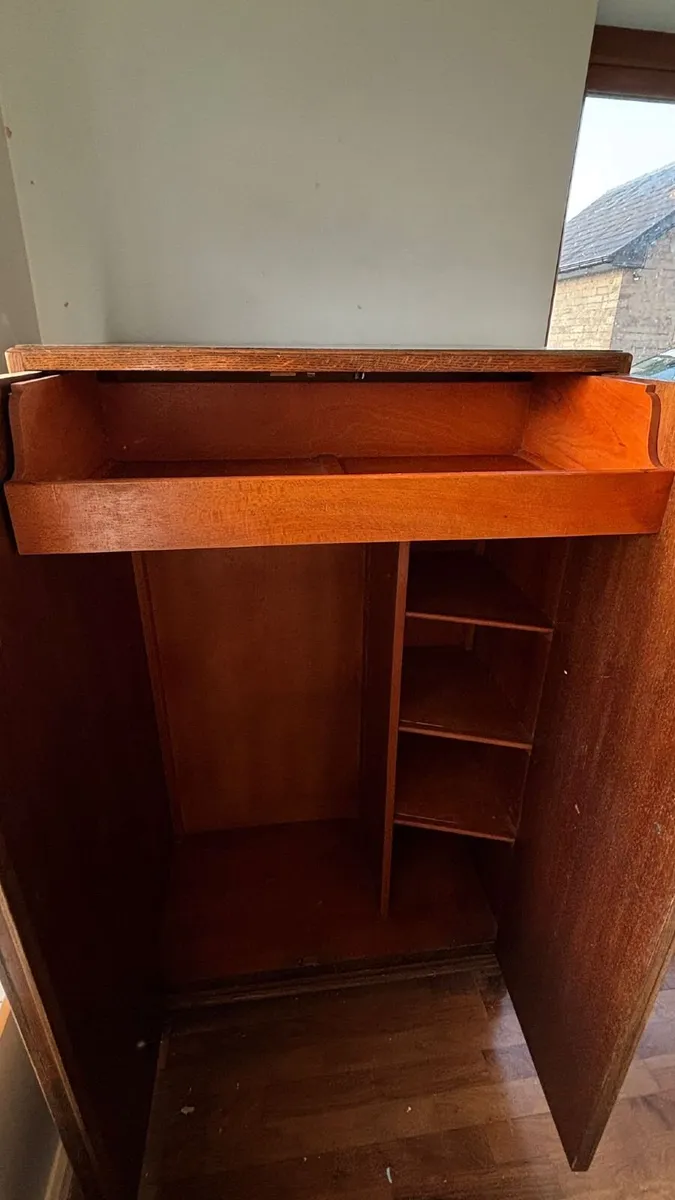 Gentlemans Compat Wardrobe - Image 3