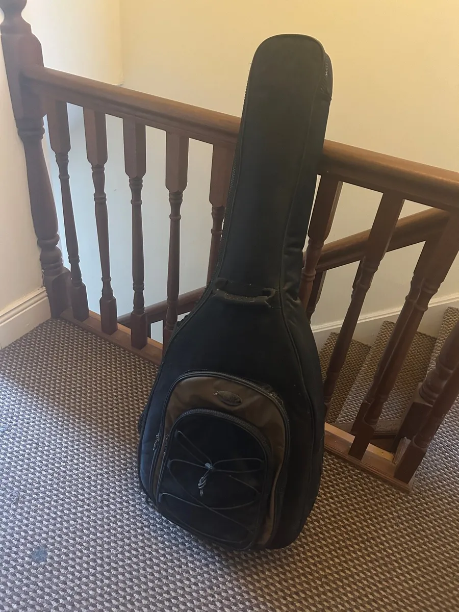 YAMAHA Acoustic Guitar EXCELLENT CONDITION €100ono - Image 4
