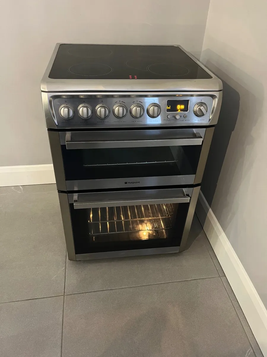 Hotpoint cooker - Image 1