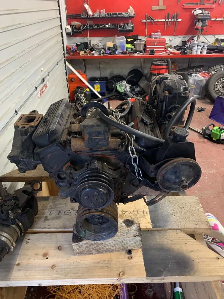 Mercruiser 4.3 V6 and outdrive leg, spares or repa - Image 1