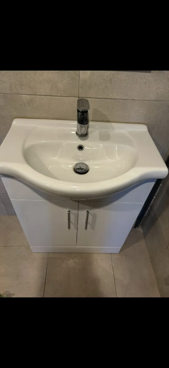 Bathroom wear - Image 2