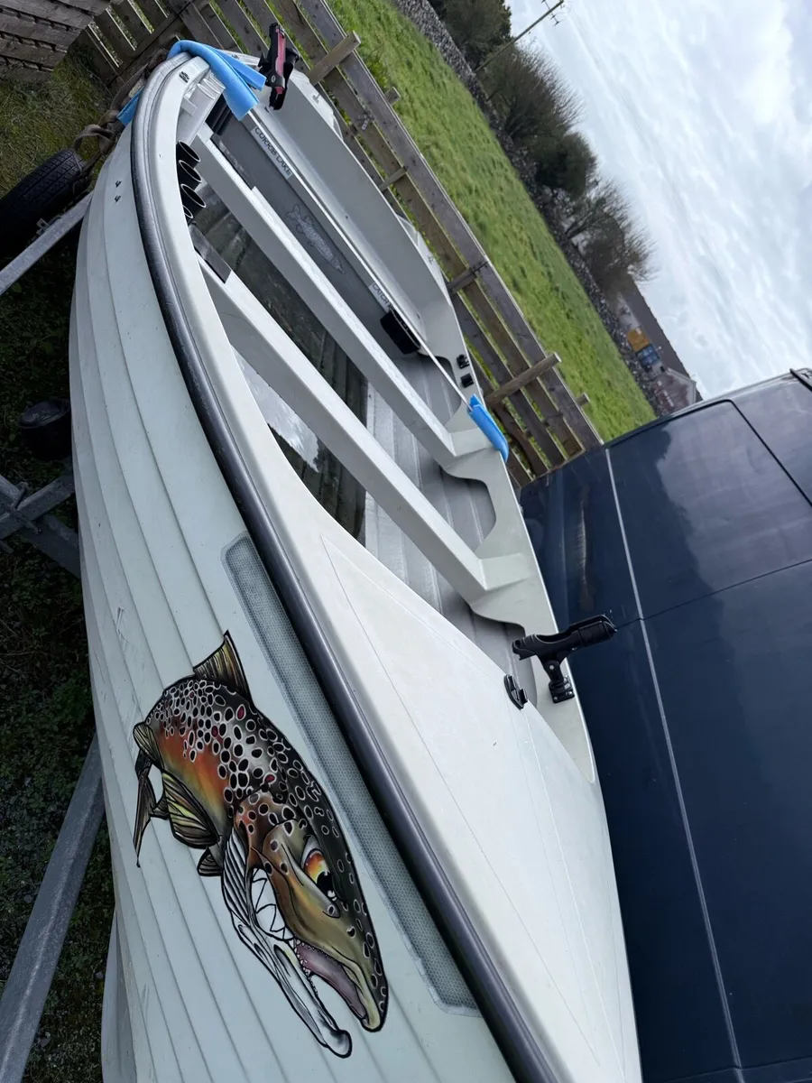 Boat with trailer and engine. - Image 3