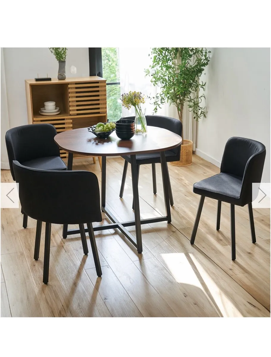 Dining table and chairs - Image 1