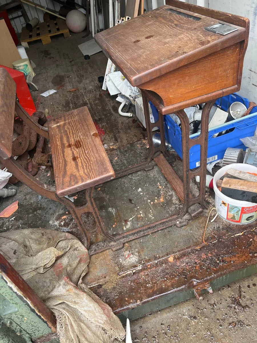 Old school desk - Image 1
