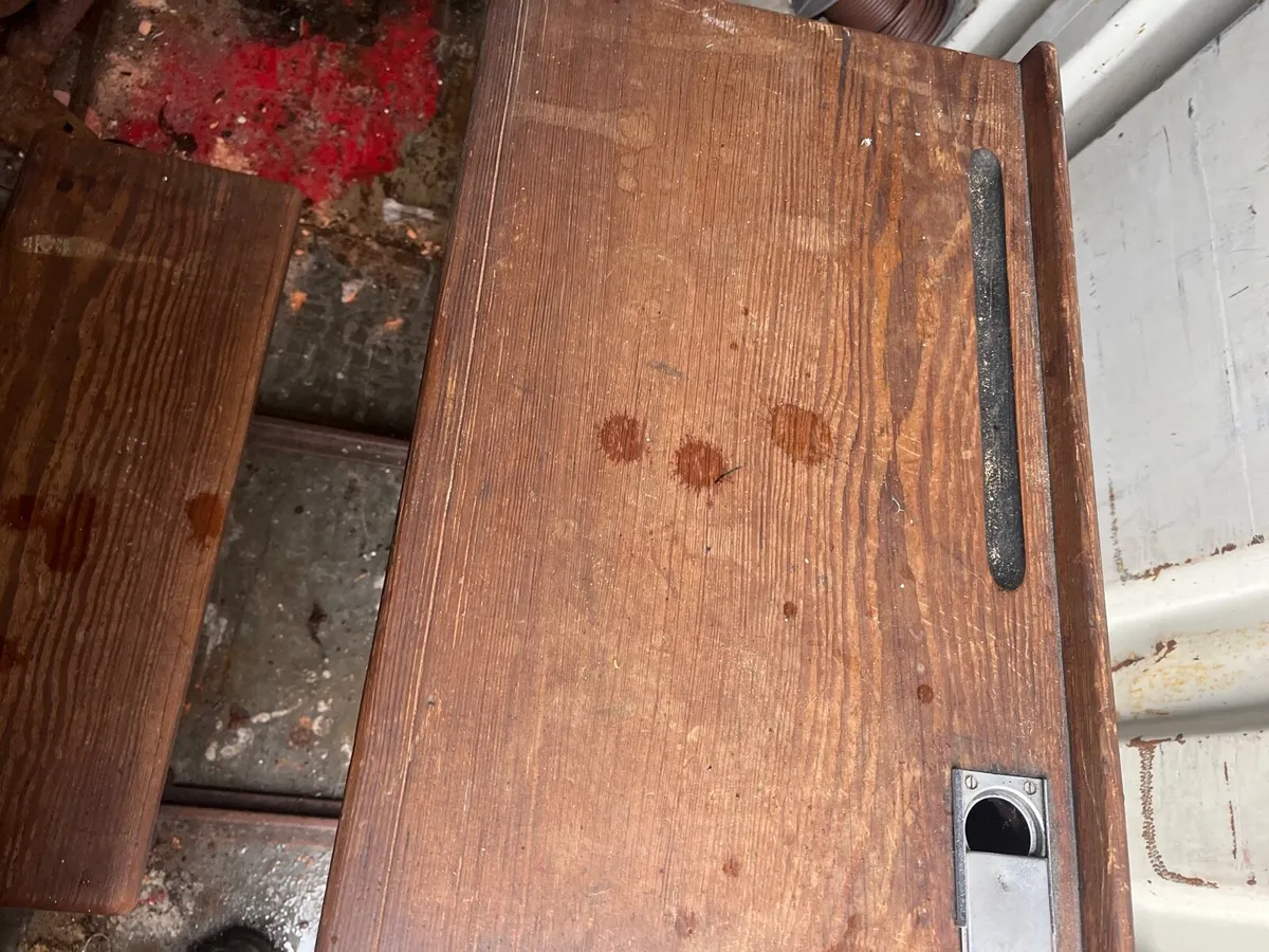 Old school desk - Image 2