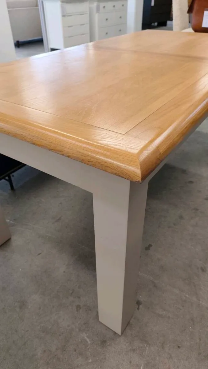 Extending Oak Dining Table Ex Display Like New - Image 3