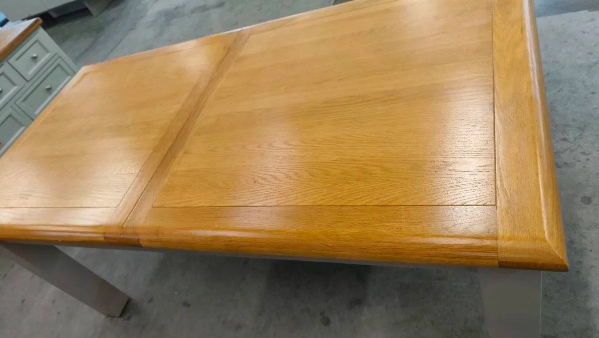 Extending Oak Dining Table Ex Display Like New - Image 4