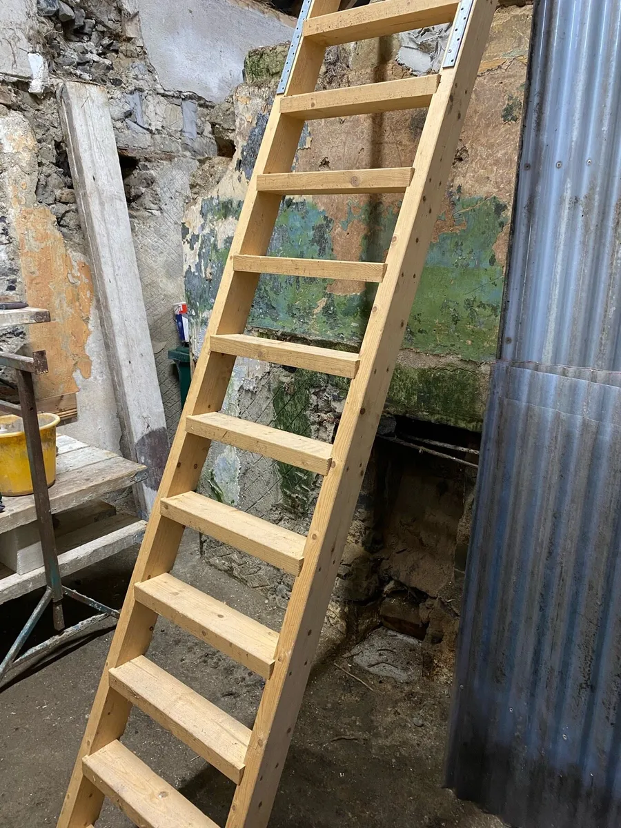 Timber loft ladder - Image 1