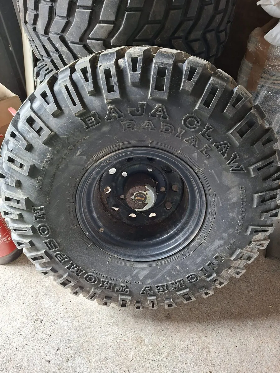 Off road tires and rims Land Rover defender - Image 2