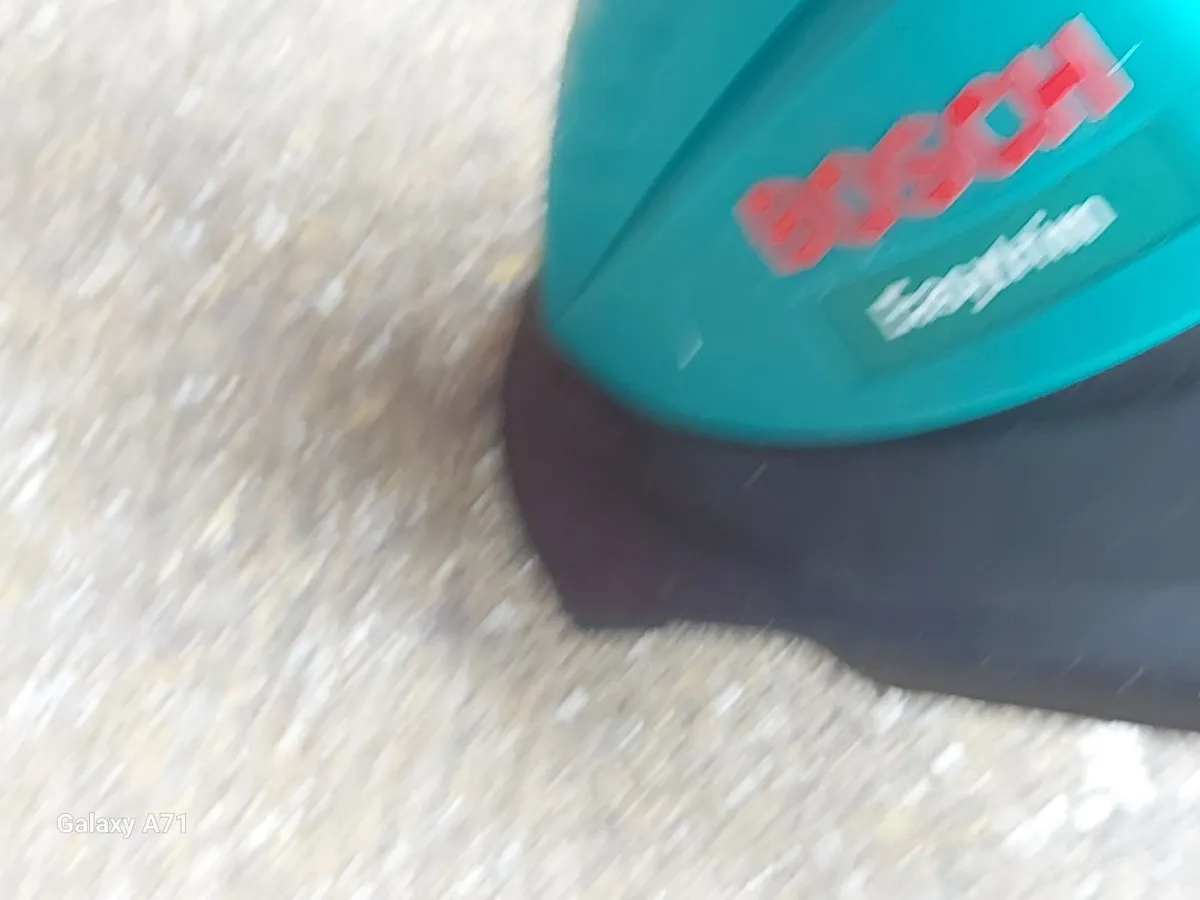 BOSCH ART 26 Easytrim Garden Strimmer - Image 2
